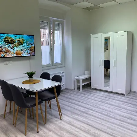 Beauty In Centar Apartamento Pula
